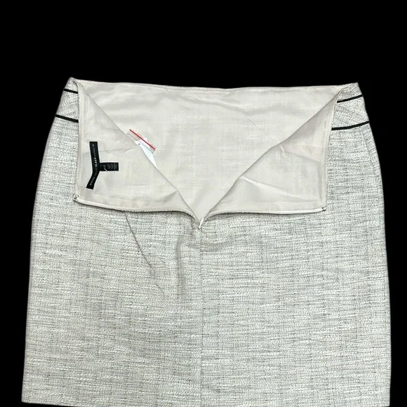 NWT White House Black Market Textured Cream Mini Skirt. Size 12 - Picture 3 of 8